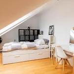 10 Guests Near Mercedes Plant & Train Apartman Sindelfingen