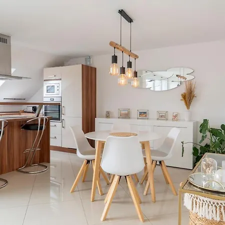 Apartman 10 Guests Near Mercedes Plant & Train Sindelfingen